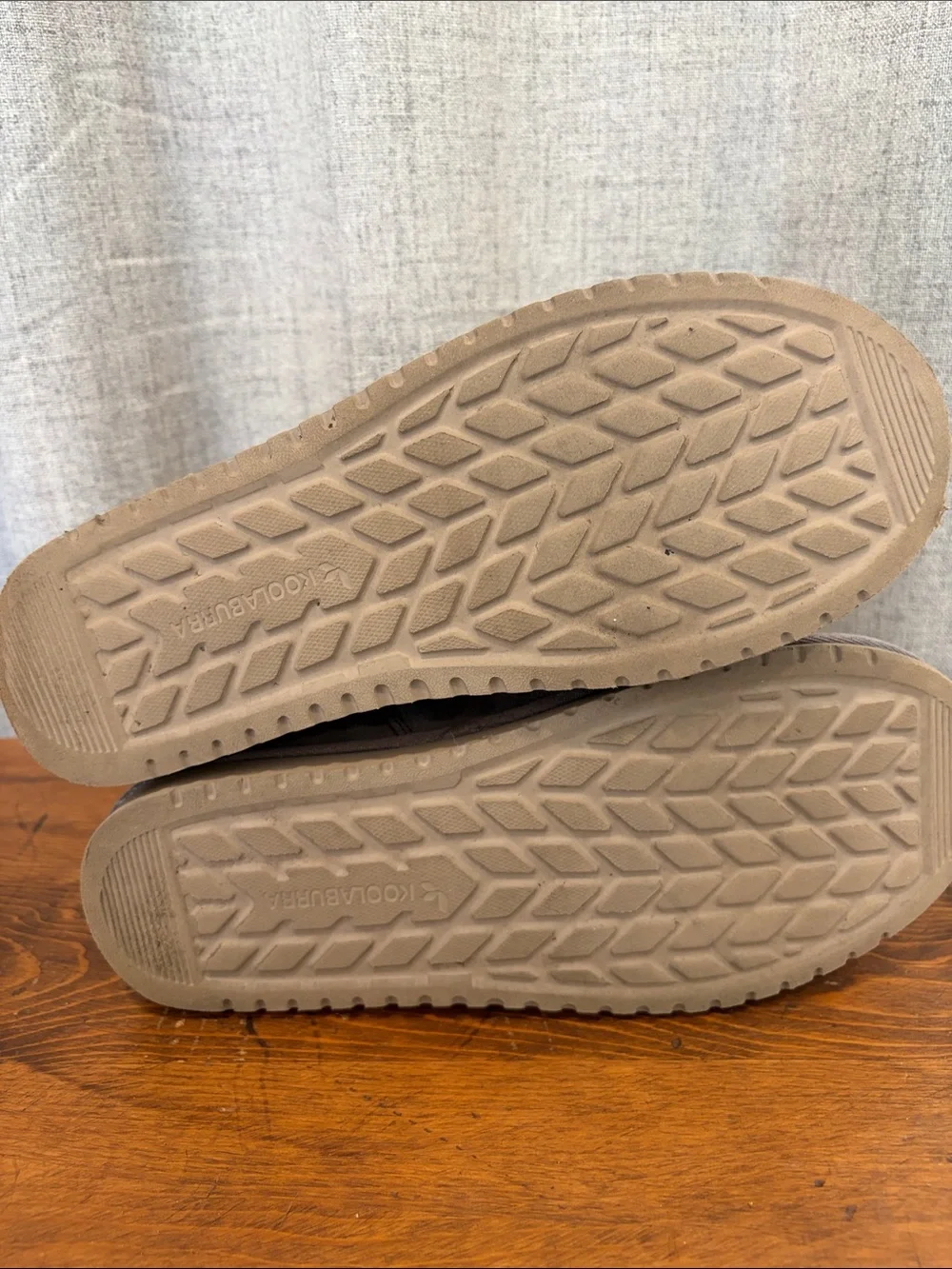 Koolaburra by Ugg Delene Mini Taupe Suede Size 9